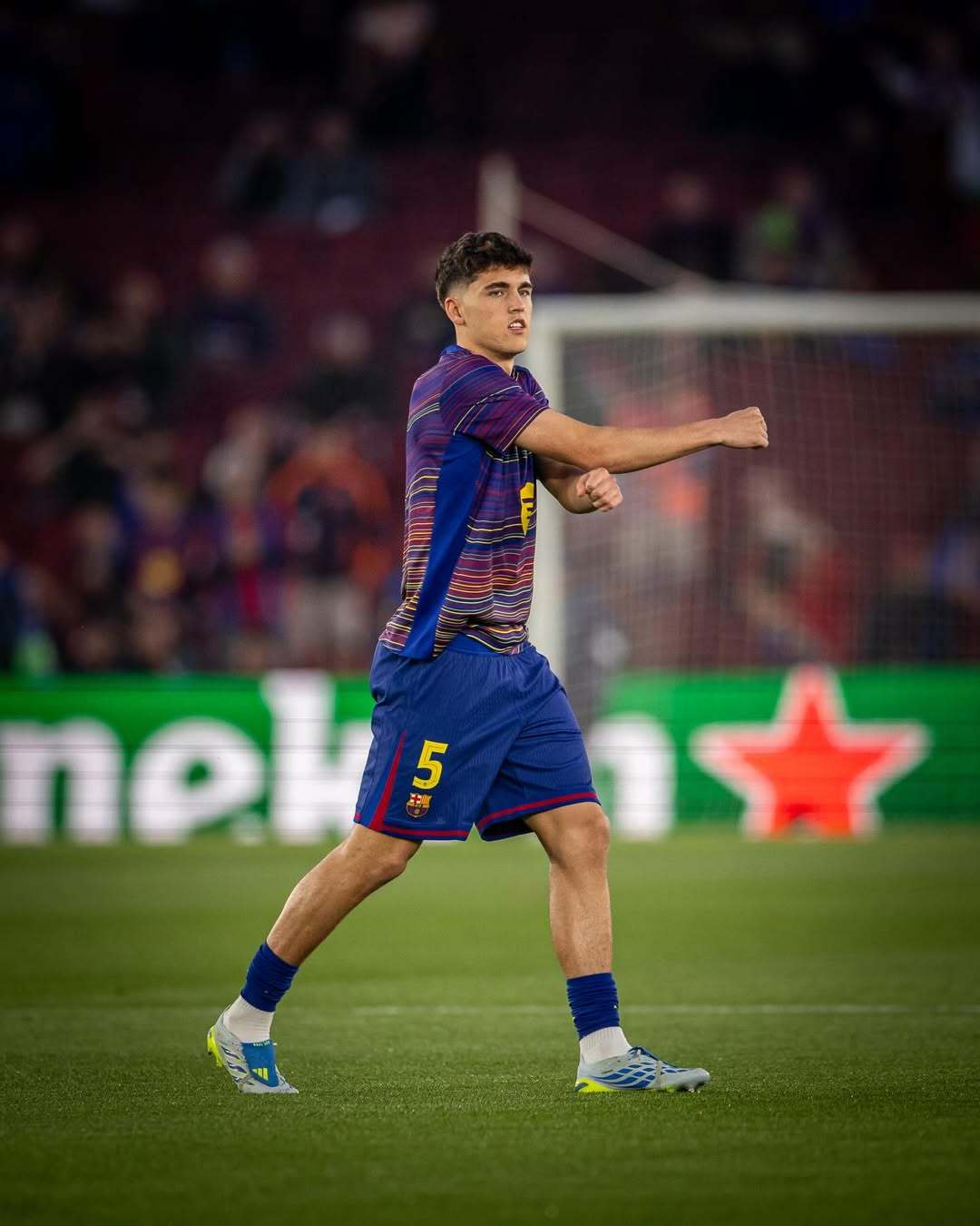 普约尔皮克齐发声，巴萨传奇力挺年轻后卫