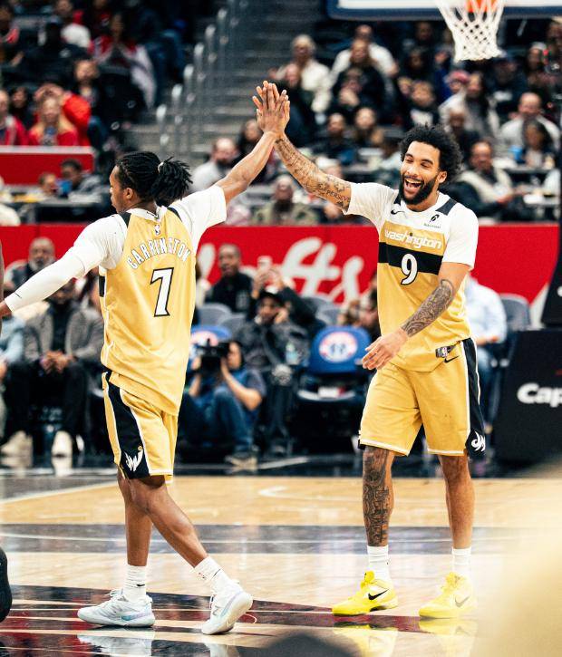 东部第一轰然倒地！坎宁安30+8+8难救主，奇才掀翻活塞欢迎浓眉哥