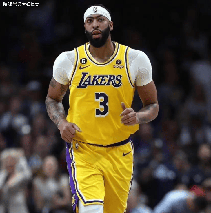 浓眉哥生涯最难被打破的纪录：拿到过4个地方的冠军，历史首位